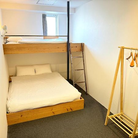 Santiago Guesthouse Hiroshima Bagian luar foto