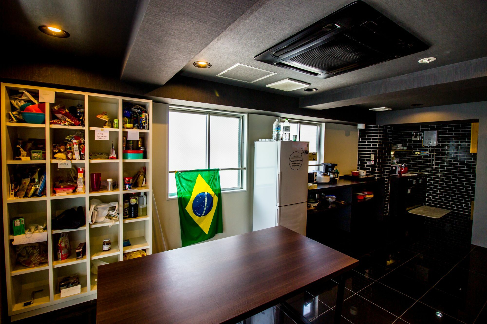 Santiago Guesthouse Hiroshima Bagian luar foto