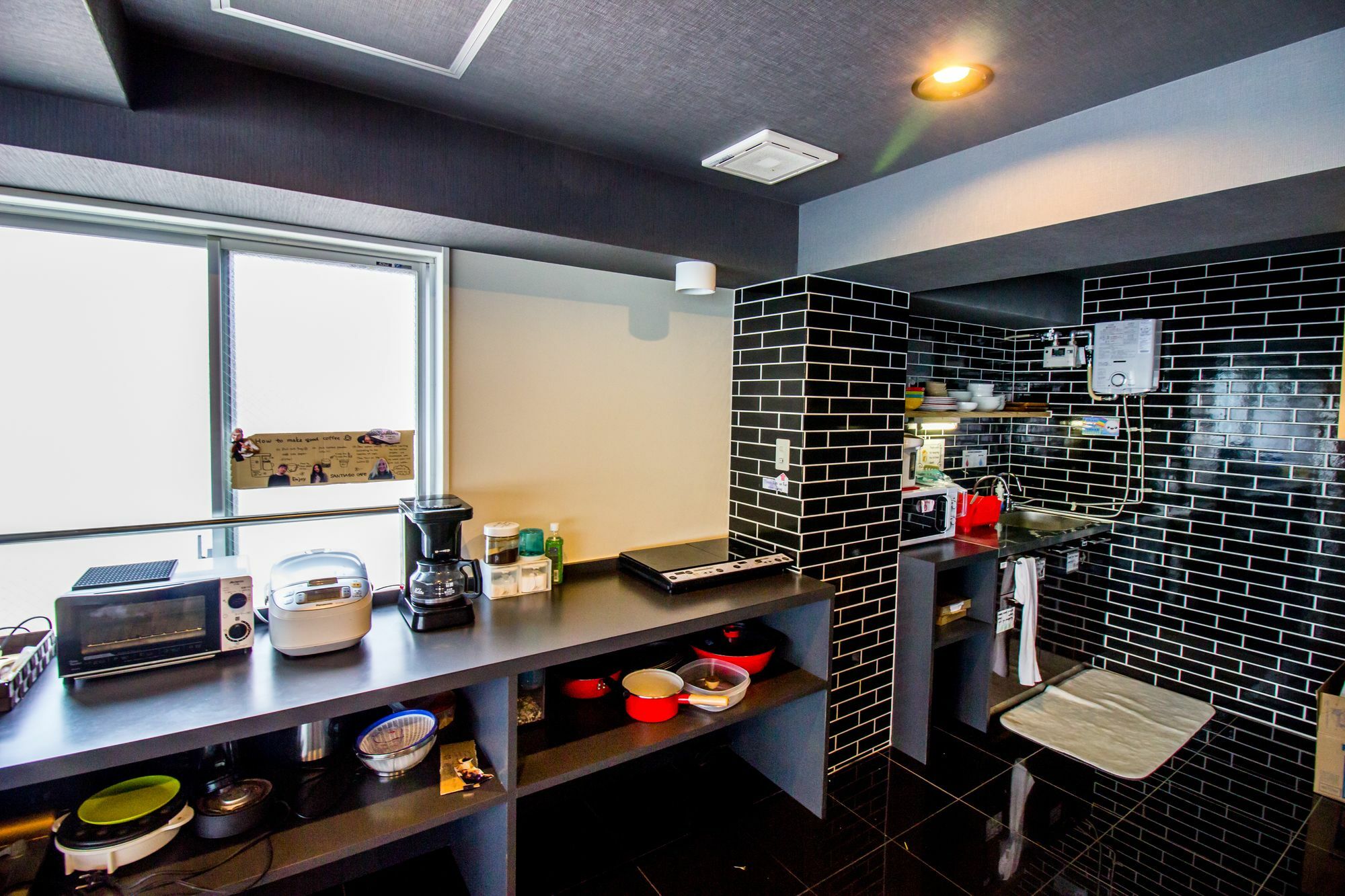 Santiago Guesthouse Hiroshima Bagian luar foto